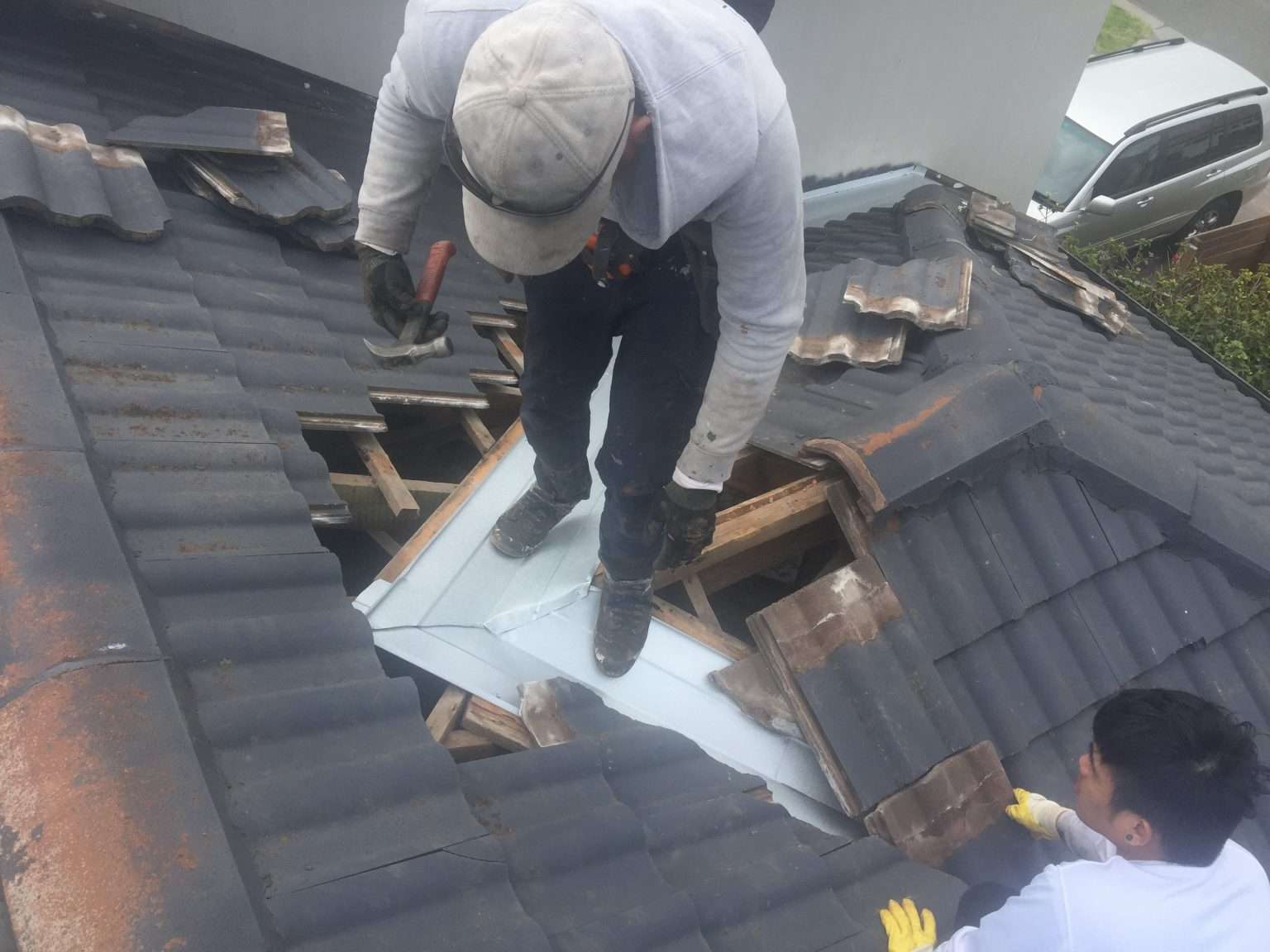 Tile Point Up How to use Tile Pointing Compound - Changing Roofs